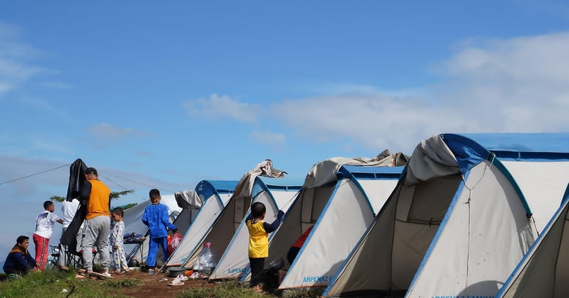 Solo en voyage : location de vacances ou camping, quel est le meilleur choix ?