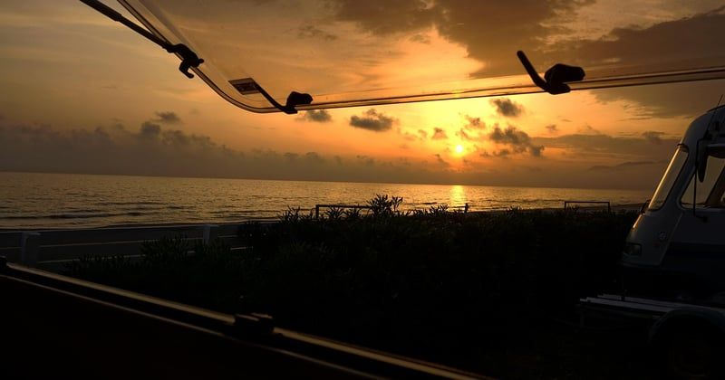 10 astuces pour camper avec un budget serré dans le sud de la France